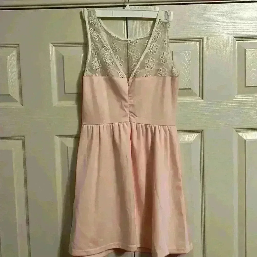 Dress - Picture 3 of 4